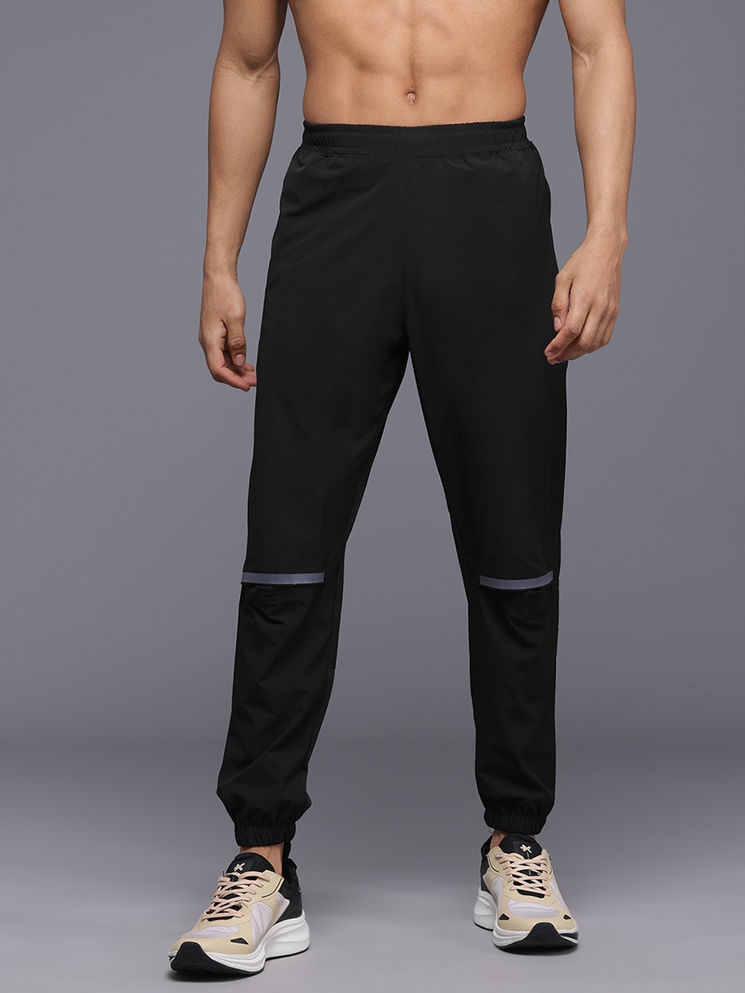 

HRX by Hrithik Roshan Men Slash Knee Running Joggers, Black