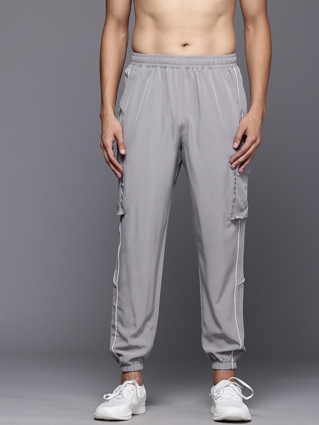 

HRX by Hrithik Roshan Men Rapid-Dry Cargo Style Training Joggers, Grey