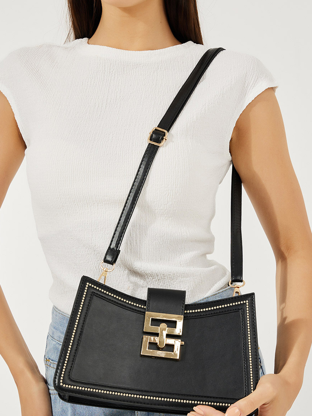 

Styli Women Structured Buckle Detail Handheld Bag, Black