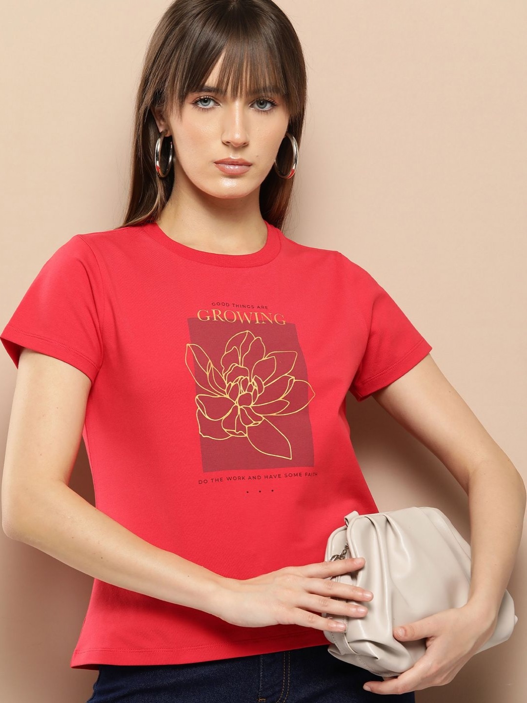 

Chemistry Women Solid Round Neck Cotton Tshirt, Red