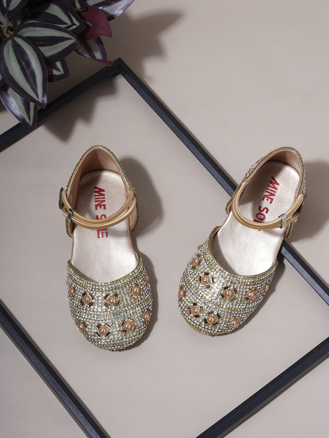 

Minesole Girls Embellished PU Flat Sandal Espadrilles, Gold