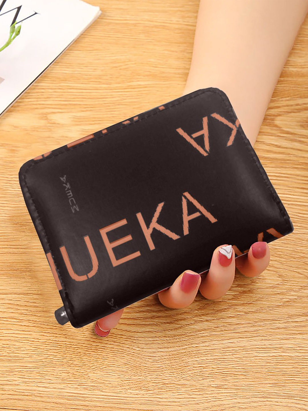 

SYGA Women Typography Printed Leather Zip Card Holder, Brown