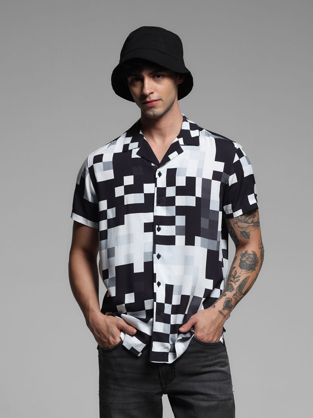 

Jack & Jones Men Cuban Collar Abstract Printed Monochrome Casual Shirt, Black