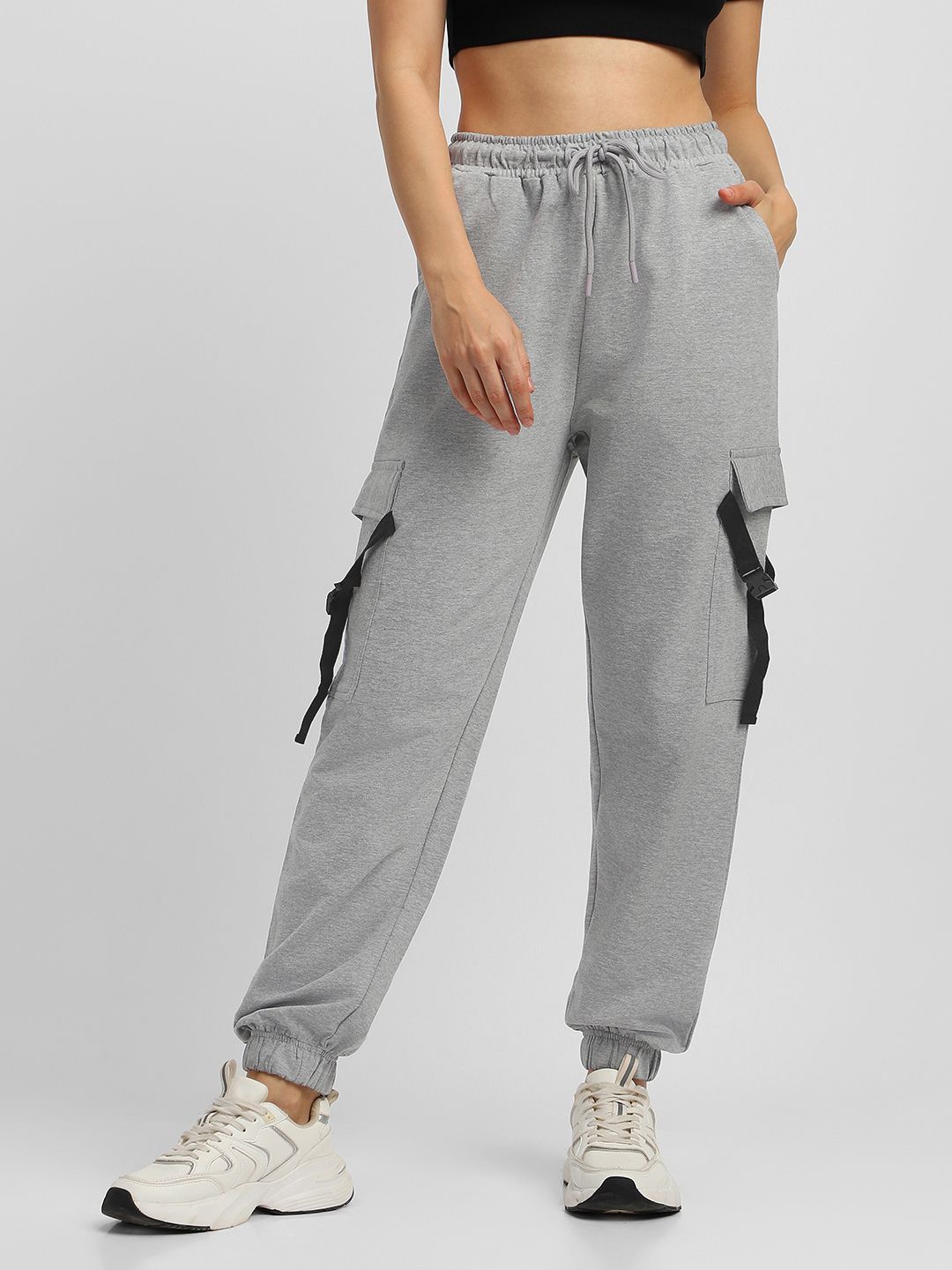 

NOBERO Women Relaxed Oversized Cargo Joggers, Grey melange