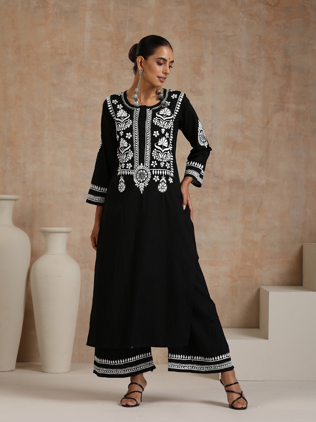 

House of Chikankari Chikankari Woven Kurta Set, Black