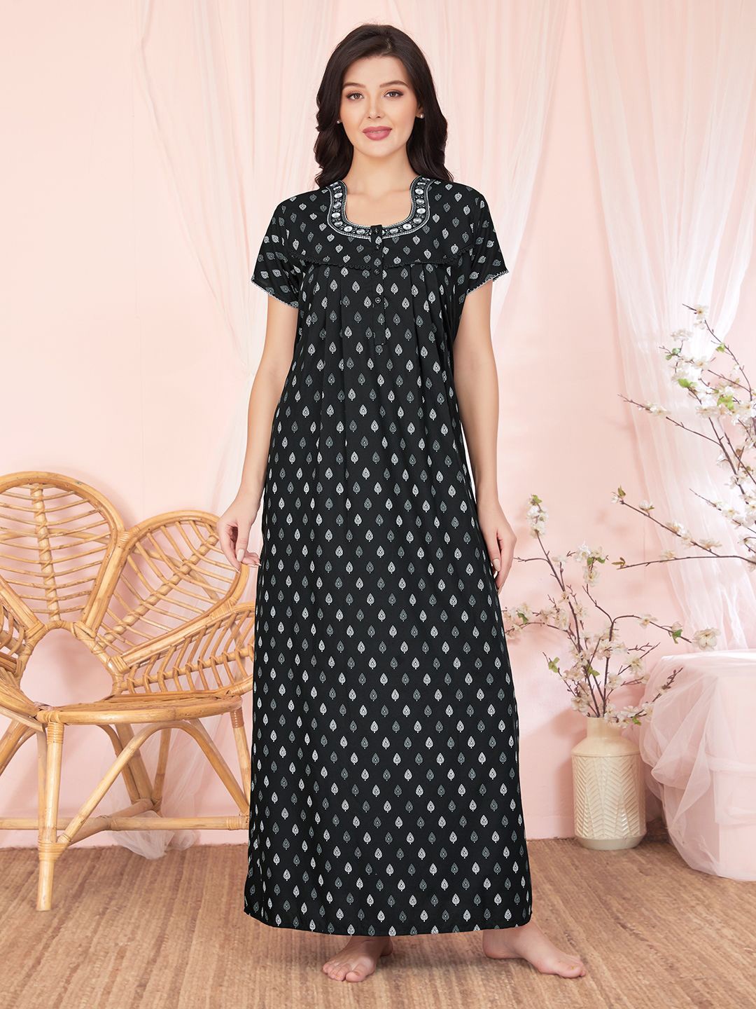 

Sand Dune Women Printed U-Neck Short Sleeves Maxi Nightdress, Black