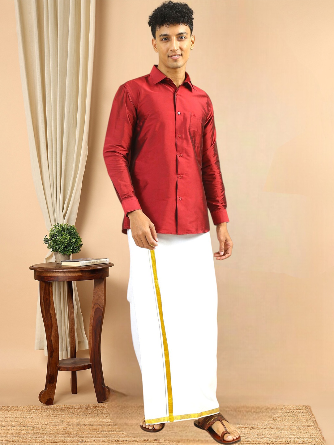 

TATTVA Men Classic Slim Fit Solid Ethnic Shirt, Maroon