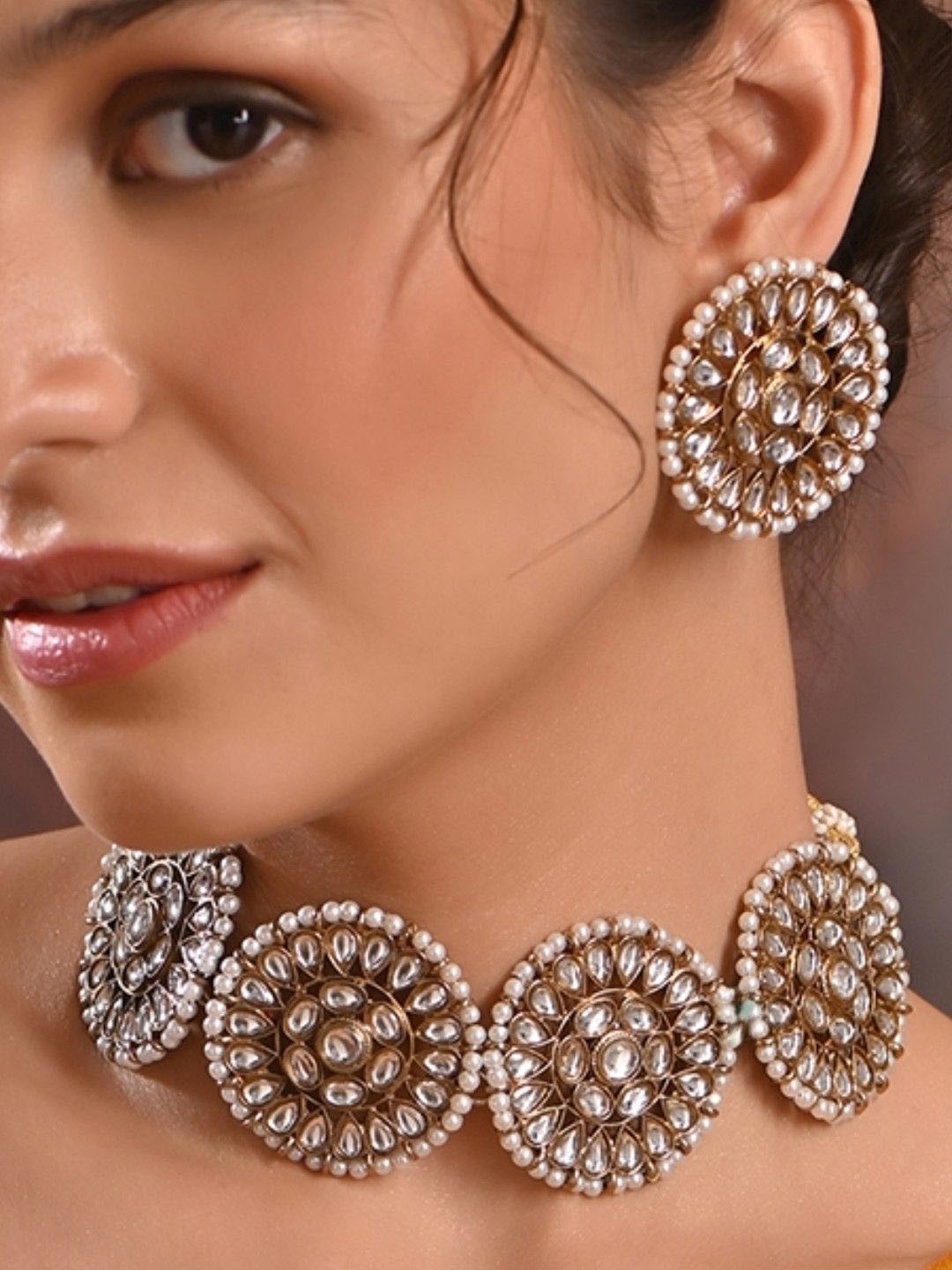 

Fida Gold-Plated Kundan-Studded Jewellery Set