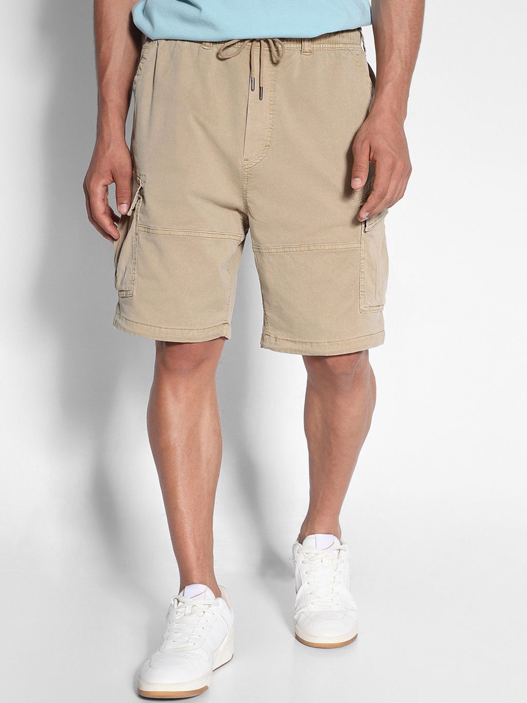 

AMERICAN EAGLE OUTFITTERS Men Solid Mid Rise Regular Fit Cotton Knee Length Cargo Shorts, Khaki