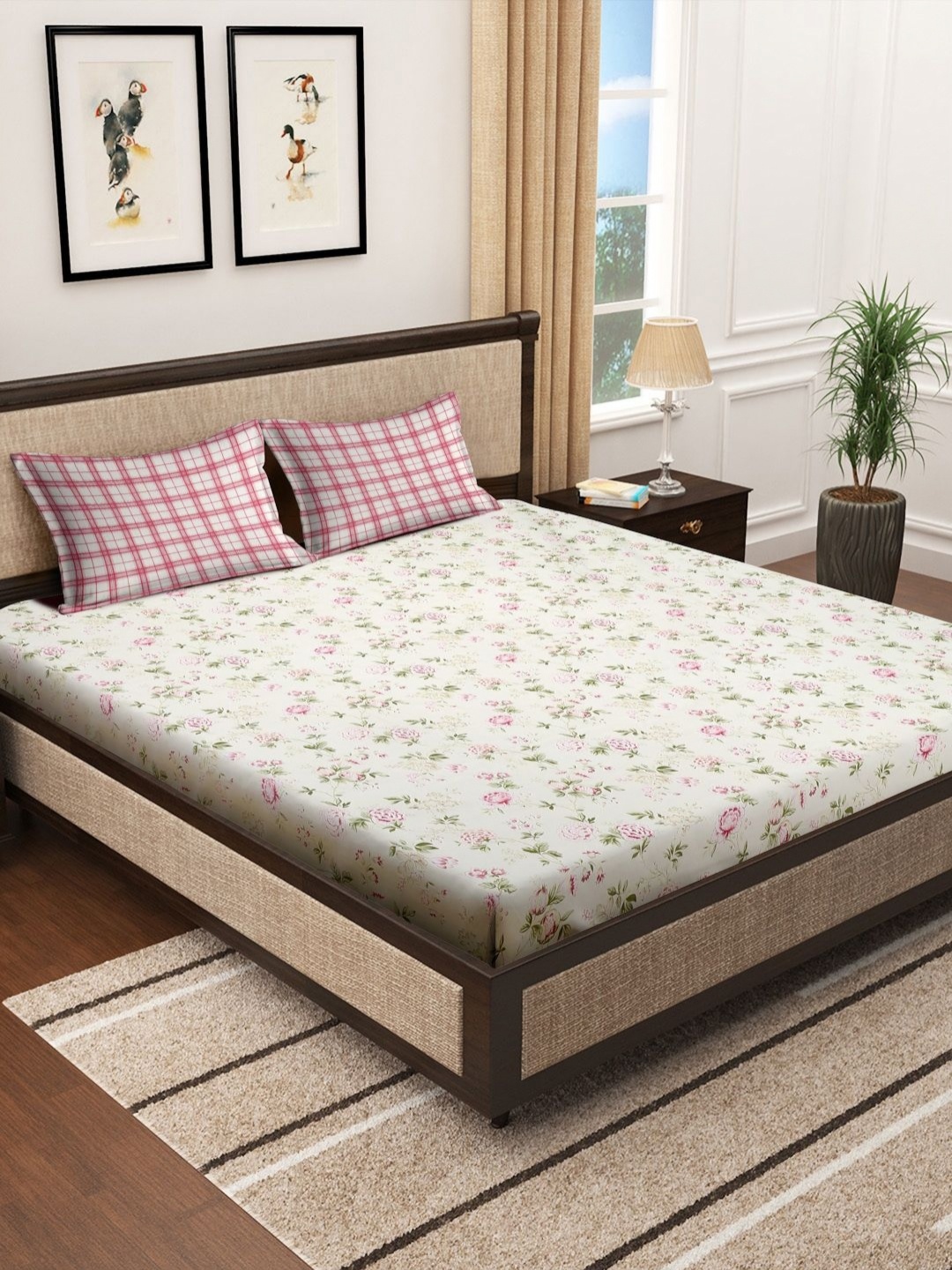 

SOKNACK White & Pink Floral Printed 280 TC Double King Bedsheet With 2 Pillow Covers