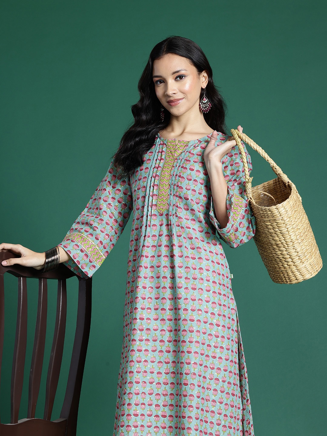 

Sangria Floral Printed Flared Sleeves Sequinned Pure Cotton Kurta, Blue