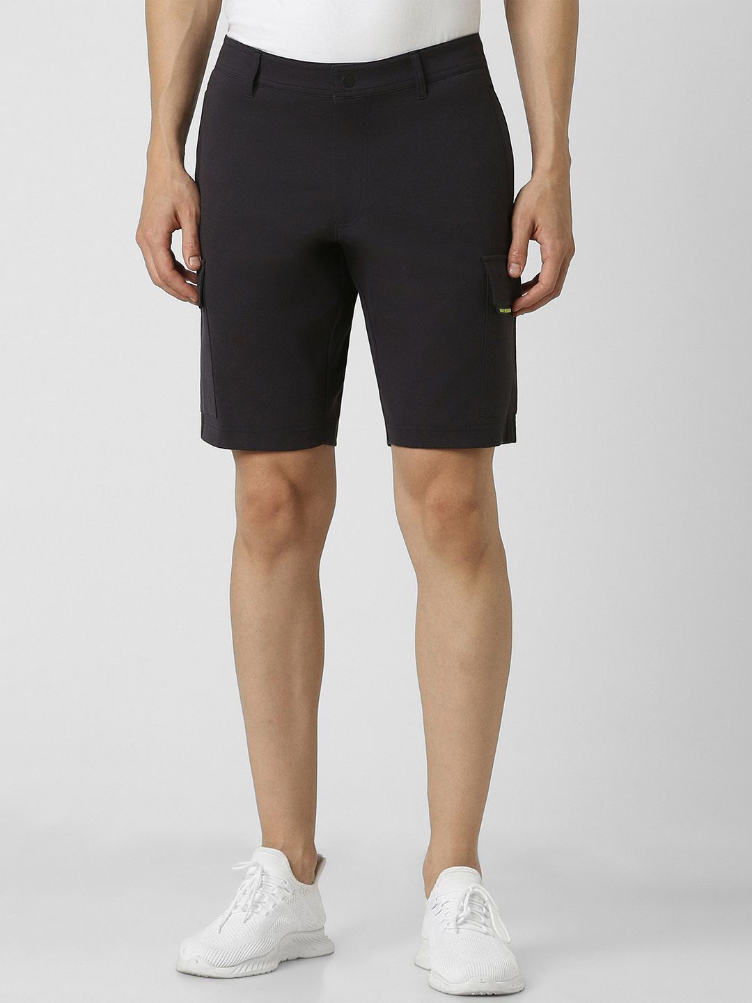 

Van Heusen Flex Men Solid Mid Rise Regular Fit Cotton Sports Shorts, Black