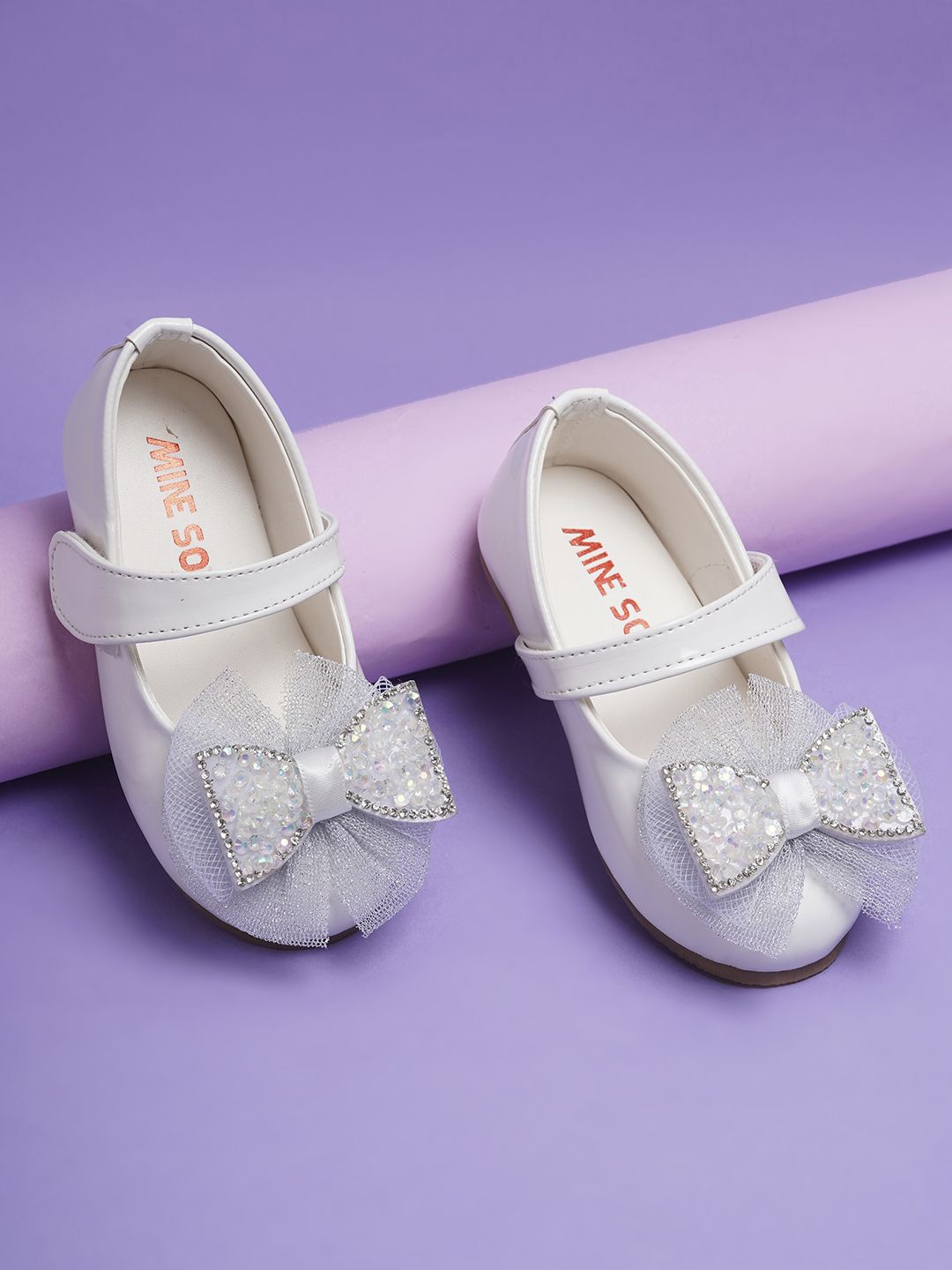 

Minesole Girls PU Slip-On Mojaris With Bows, White