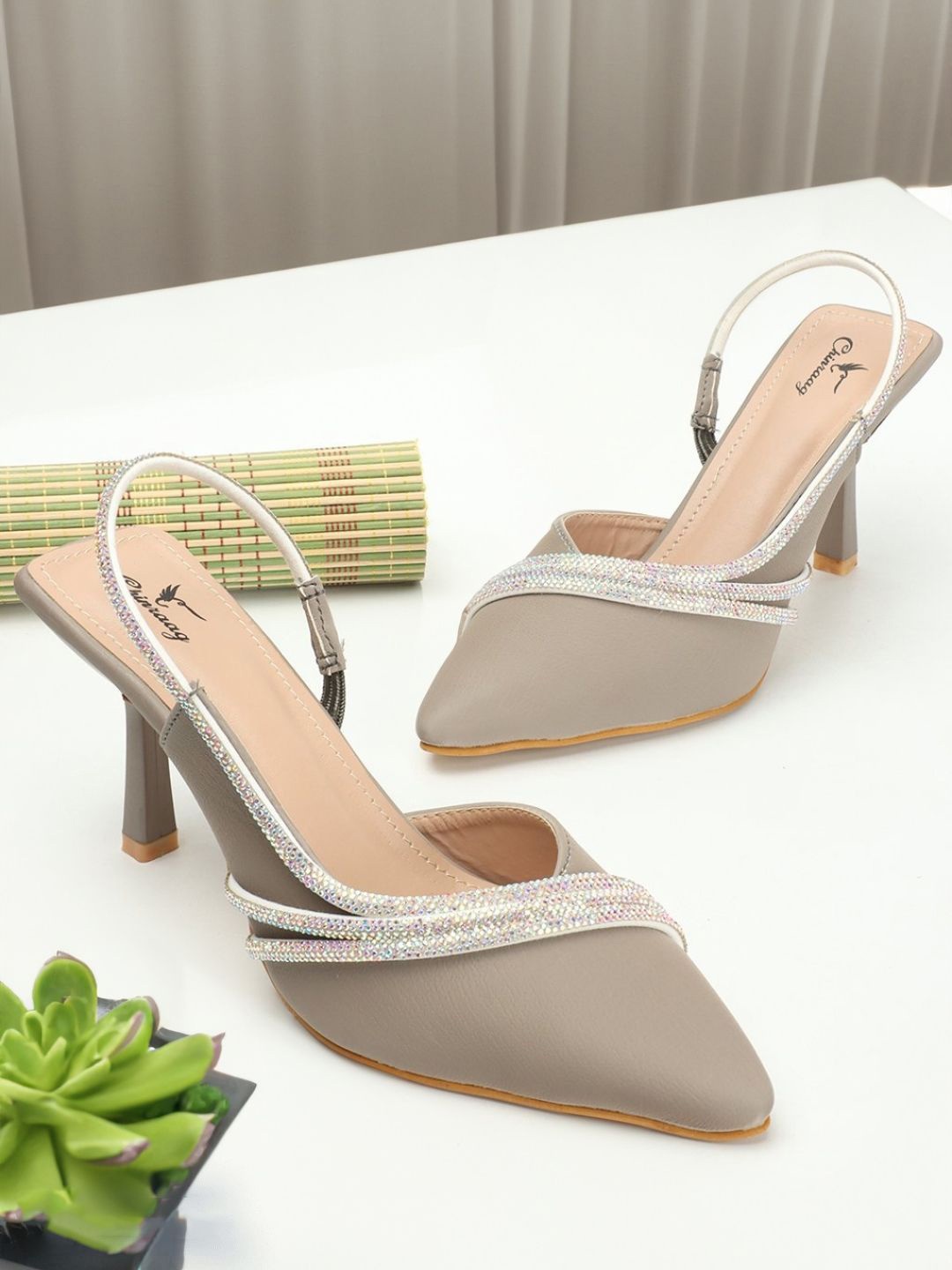 

CHINRAAG Embellished Stiletto Pumps, Grey