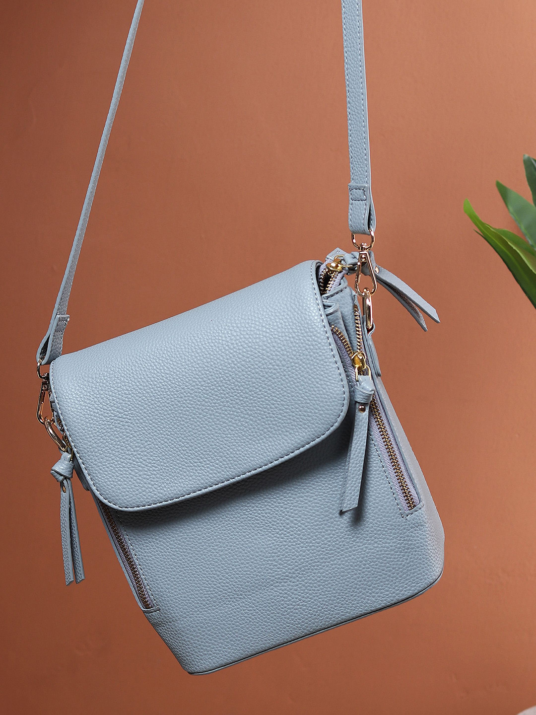 

White Lily Colourblocked PU Structured Shoulder Bag with Tasselled, Green