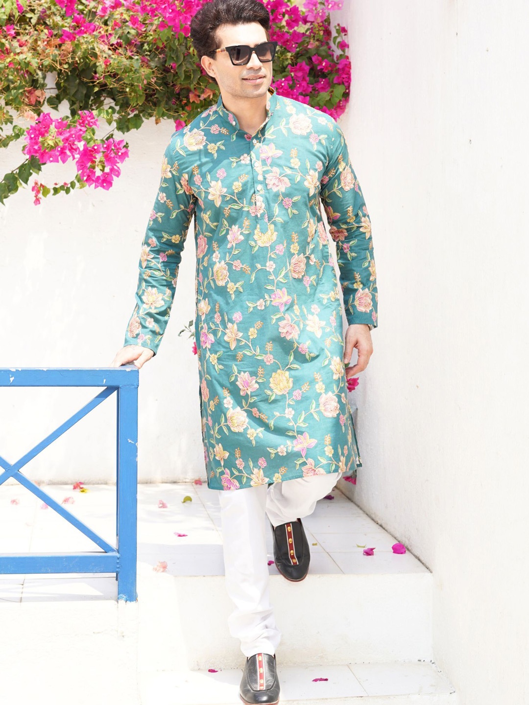 

SHIWAM ETHNIX Floral Printed Mandarin Collar Cotton Straight Kurta, Green