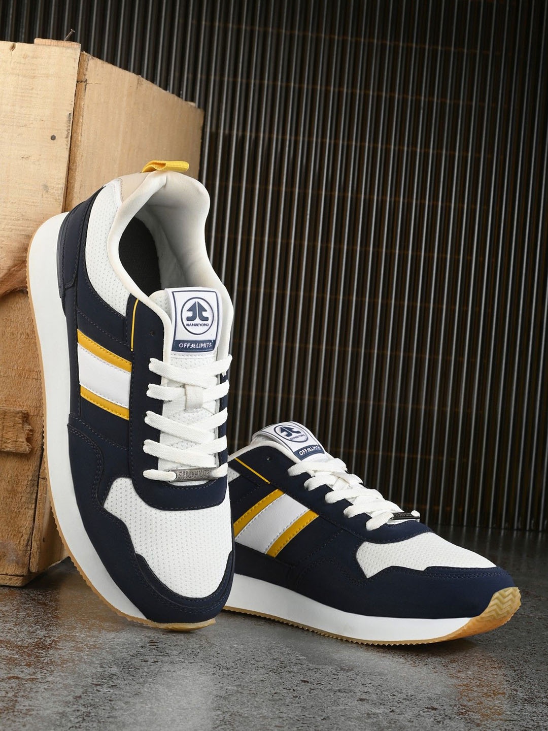 

OFF LIMITS Men Colourblocked Sneakers, Navy blue