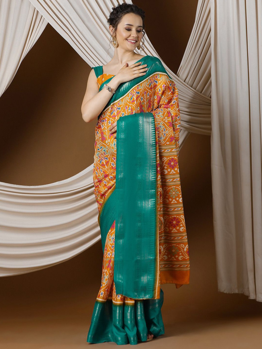 

Mitera Ethnic Motif Zari Woven Sungudi Saree, Orange