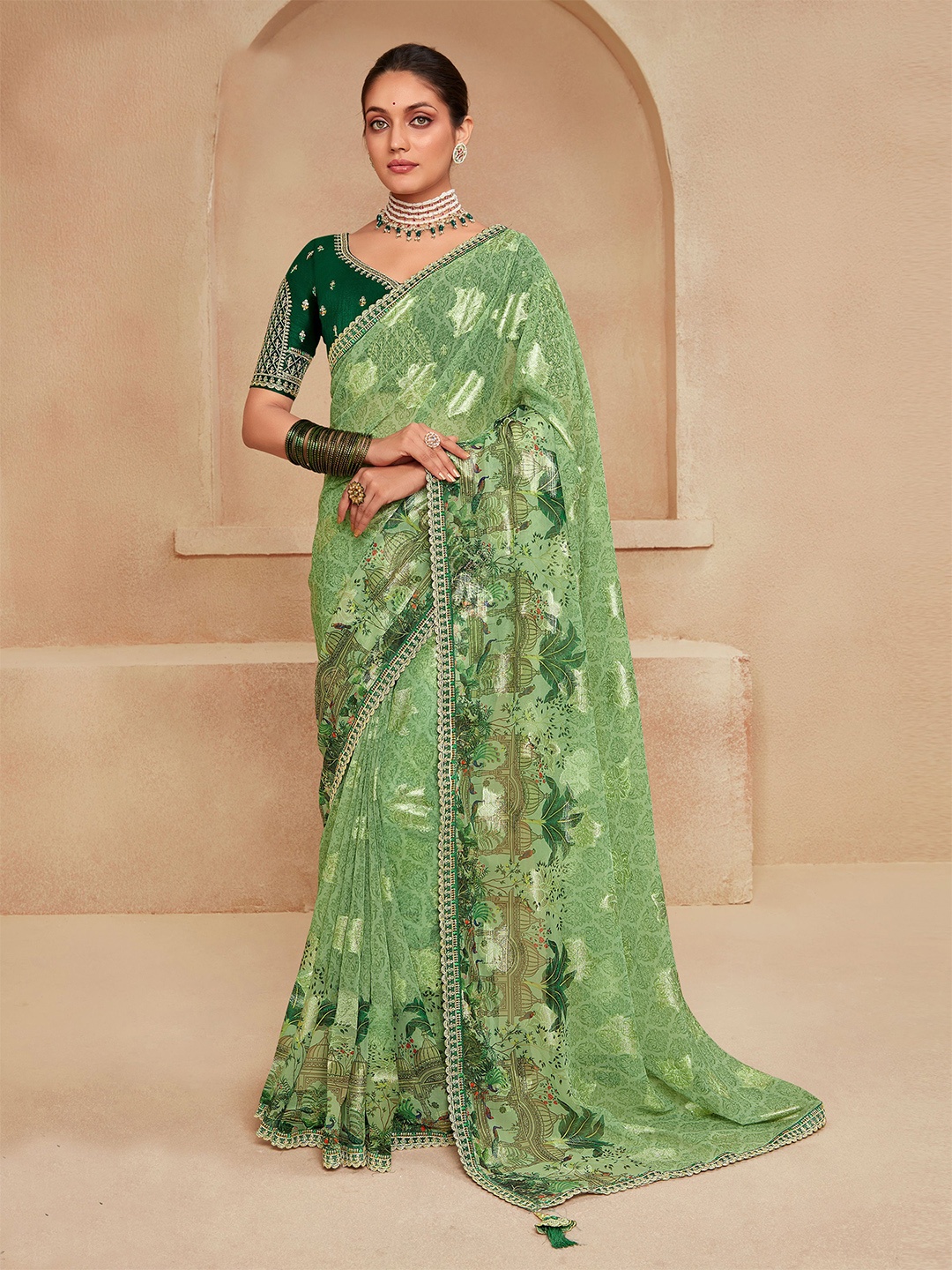 

VIRICA Ethnic Motifs Embroidered Bandhani Saree, Green