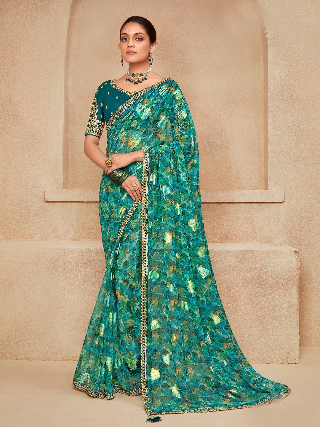 

VIRICA Floral Printed Embroidered Saree, Green