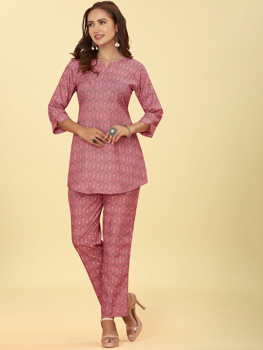 

ODD BY chansi TRENDZ Floral Printed Tunic With Trousers, Pink