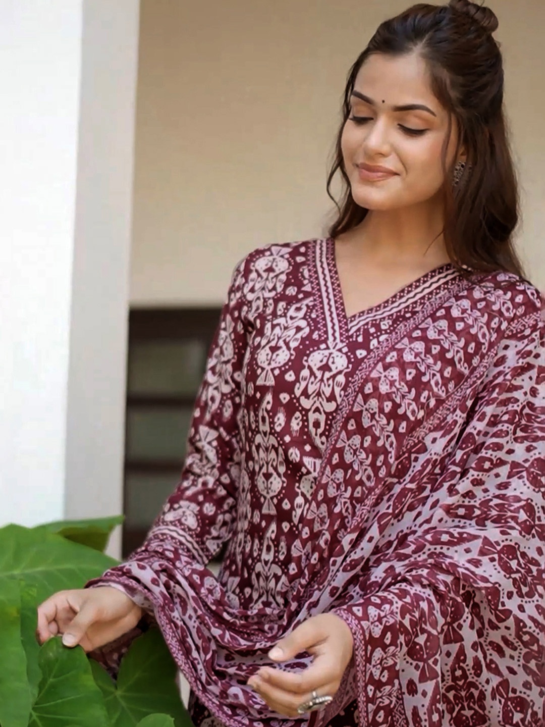 

AHIKA Ethnic Motifs Printed V-Neck Straight Kurta with Trousers & Dupatta, Maroon