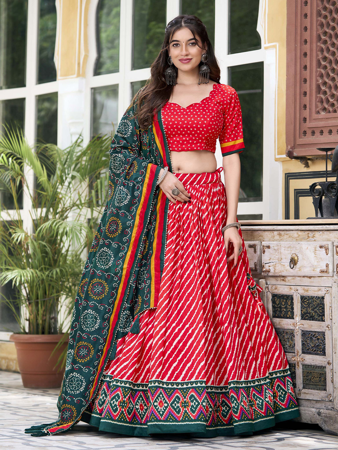 

LOOKNBOOK ART Printed Ready to Wear Lehenga & Unstitched Blouse With Dupatta, Red