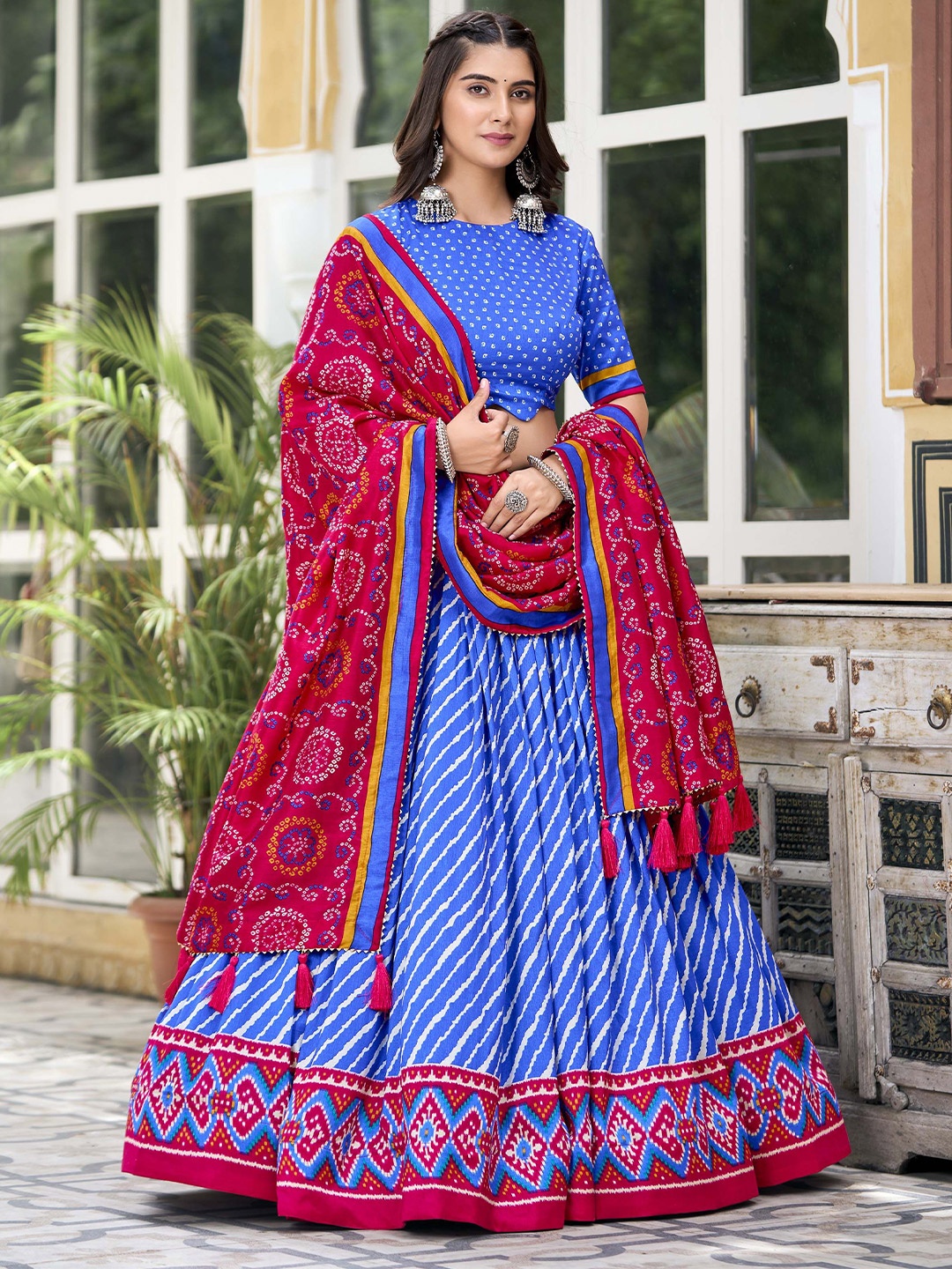

LOOKNBOOK ART Printed Ready to Wear Lehenga & Unstitched Blouse With Dupatta, Blue