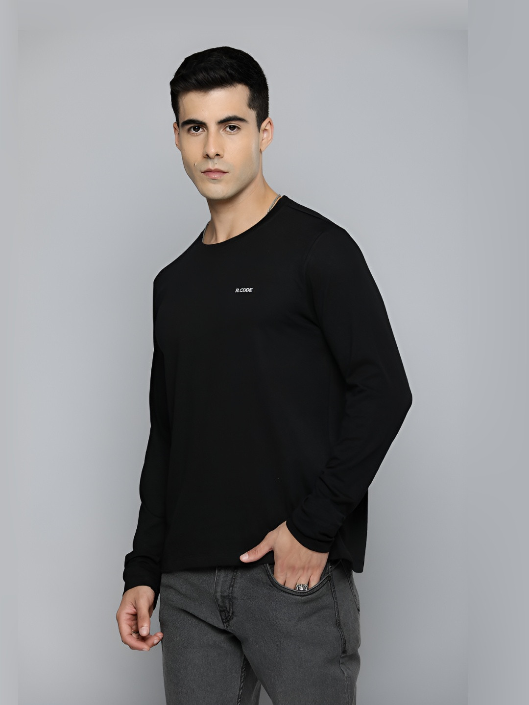 

The Roadster Lifestyle Co.Men Solid Round Neck Cotton T-Shirt, Black