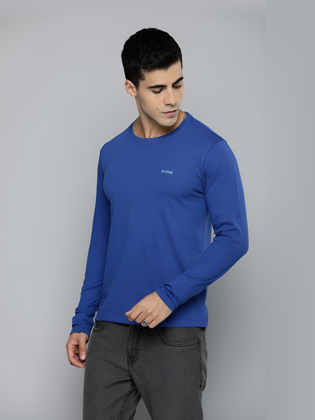 

The Roadster Lifestyle Co.Men Solid Round Neck Cotton T-Shirt, Blue