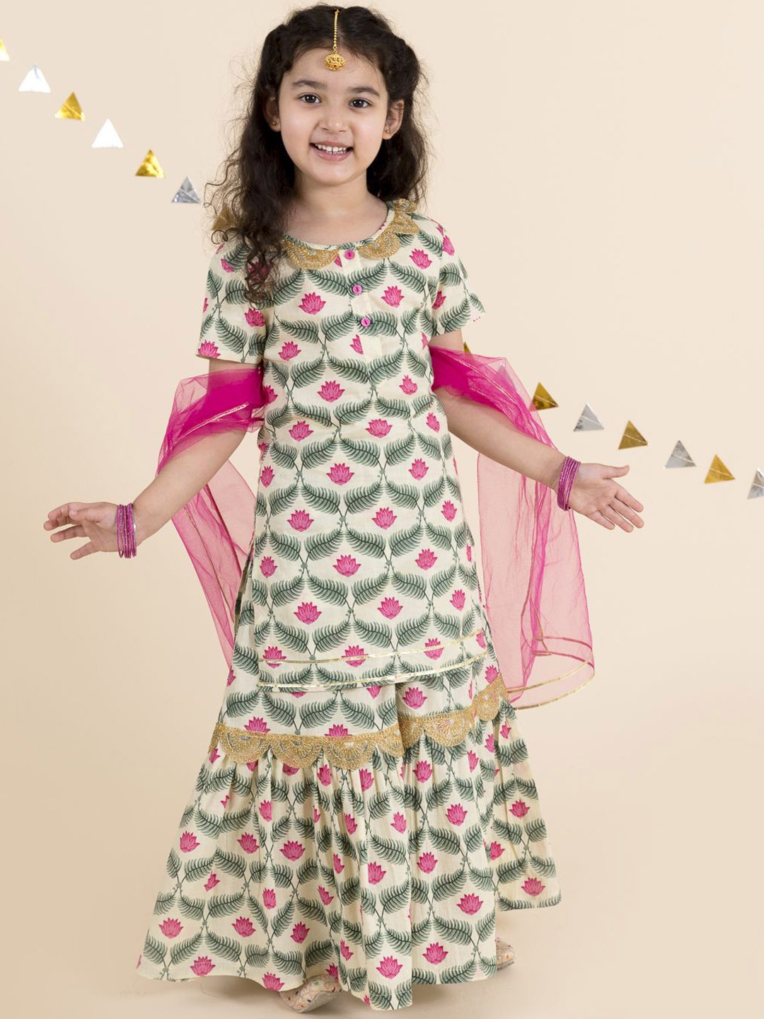 

pspeaches Girls Floral Printed Gotta Patti Pure Cotton Kurti with Skirt & Dupatta, Green