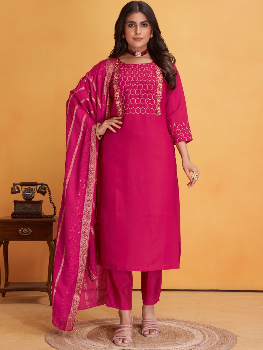 

STYLE SAMSARA Floral Yoke Design Mirror Work Regular Kurta with Trousers & Dupatta, Rose