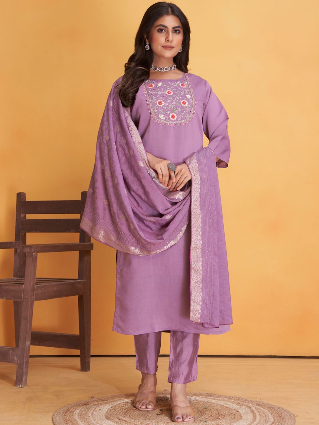 

STYLE SAMSARA Floral Yoke Design Sequinned Regular Kurta with Trousers & Dupatta, Purple