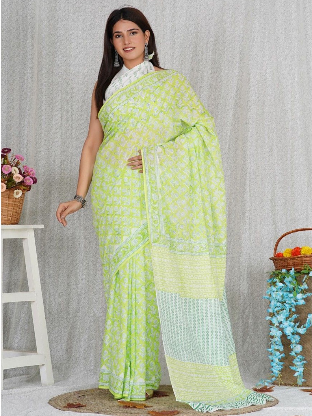 

Shivanya Handicrafts Floral Pure Cotton Block Print Saree, Green