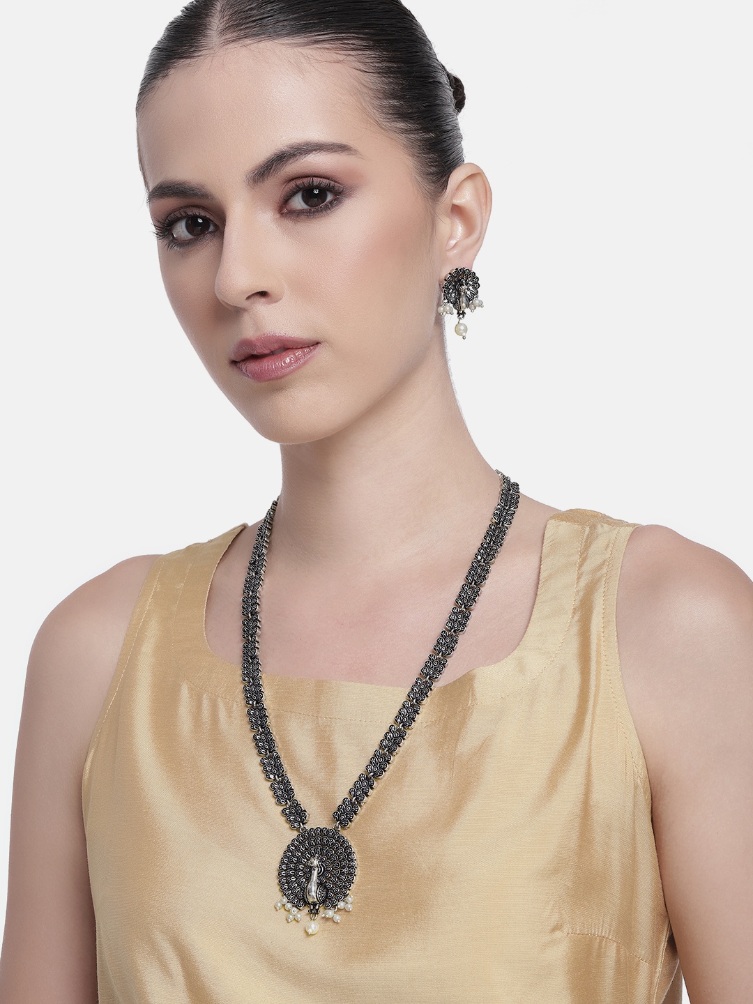 

AITIHYA Silver-Plated Oxidised Beaded Jewellery Set