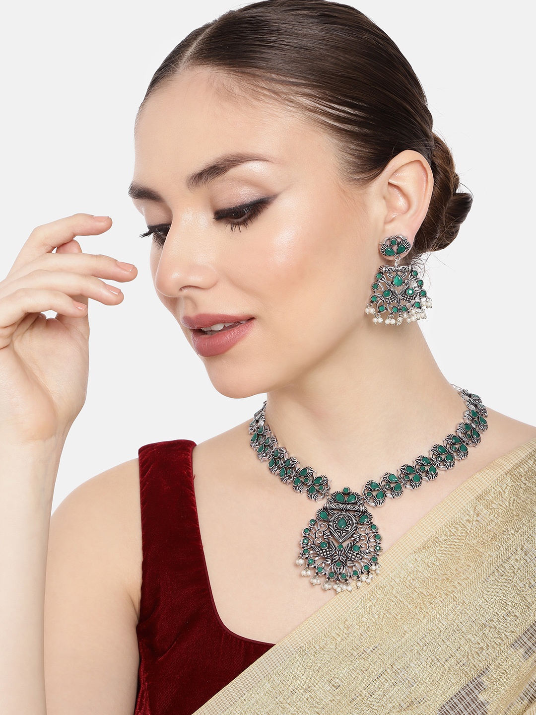 

AITIHYA Necklace With Colored Stones & Matching Earrings, Green
