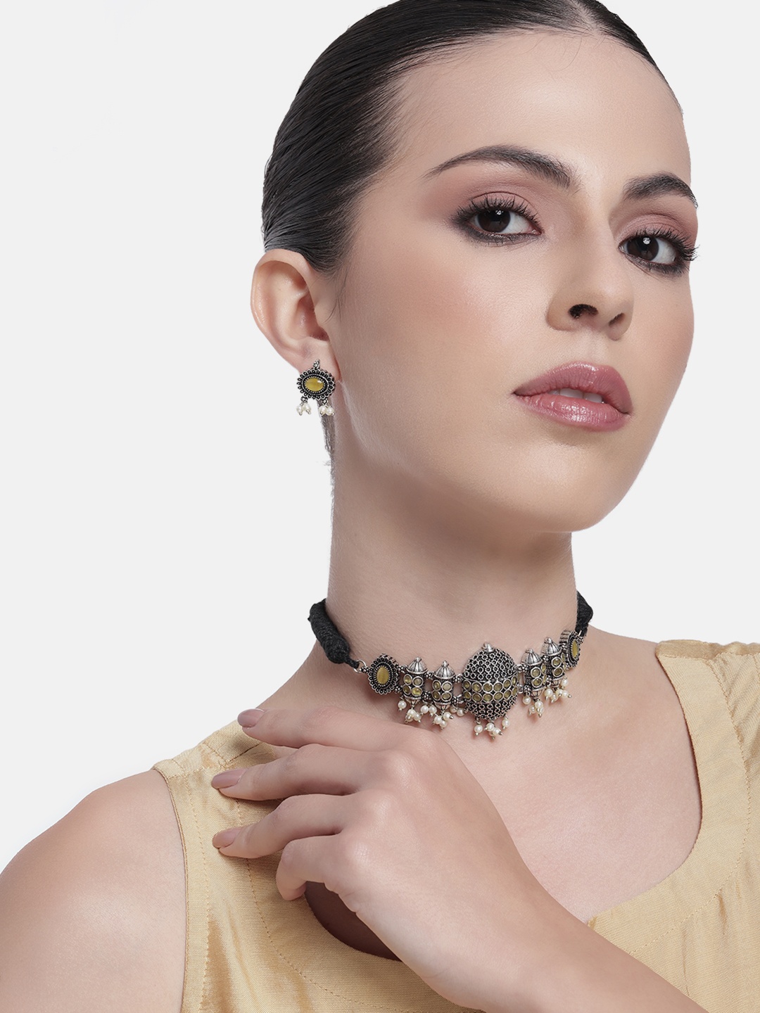 

AITIHYA Silver-Plated Oxidised Artificial Stones & Beads Jewellery Set