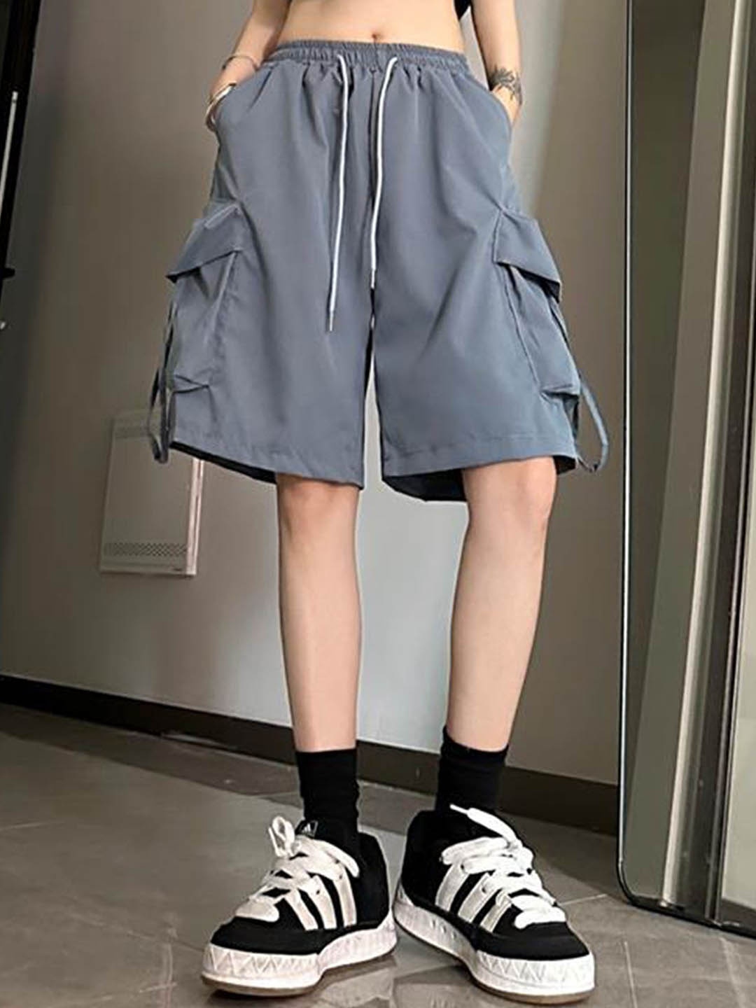 

LULU & SKY Women Loose Fit High-Rise Cargo Shorts, Blue