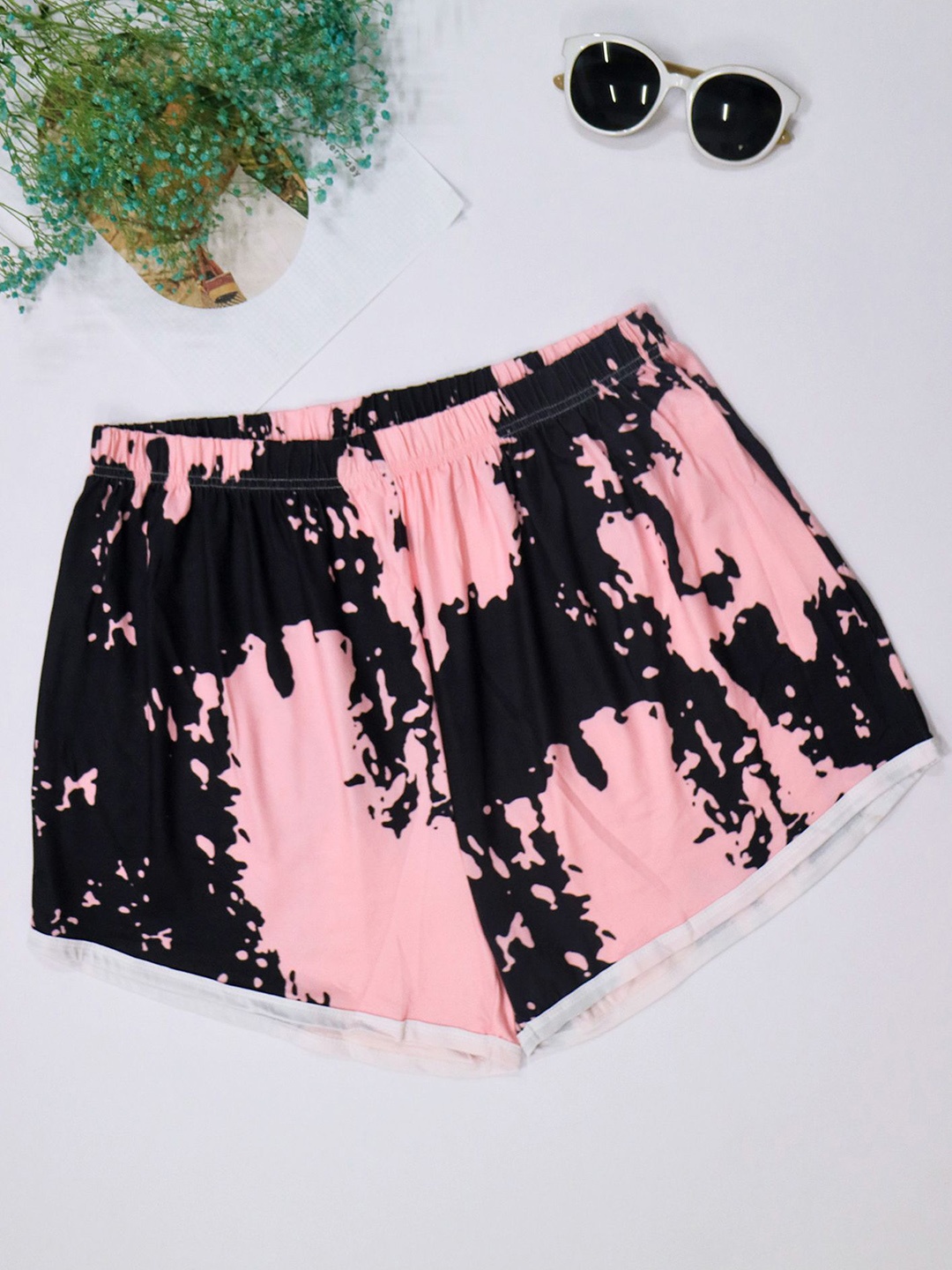

LULU & SKY Women Floral Printed Slim Fit Low-Rise Above Knee Regular Shorts, Multi