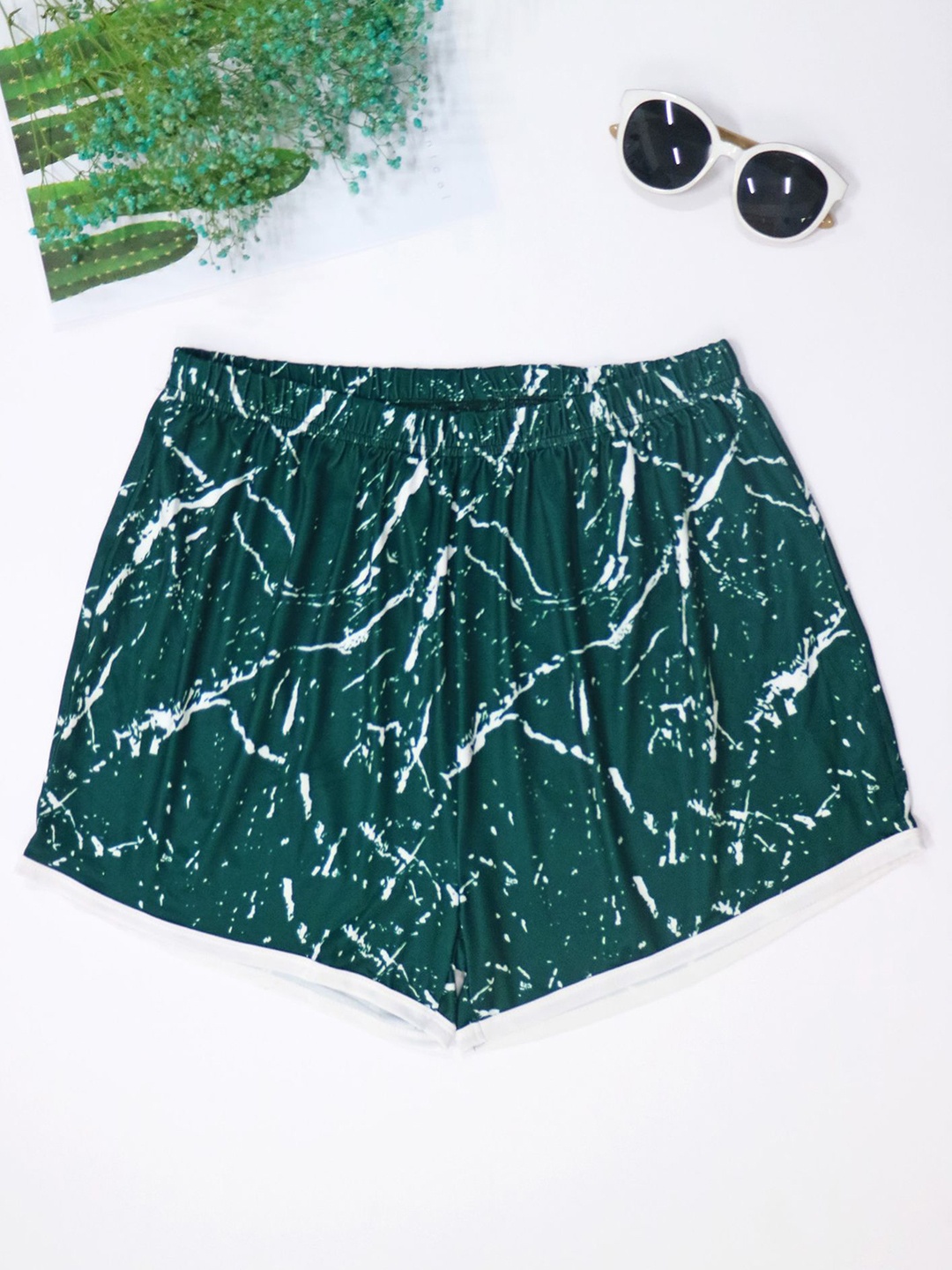 

LULU & SKY Women Printed Slim Fit Low-Rise Shorts, Green