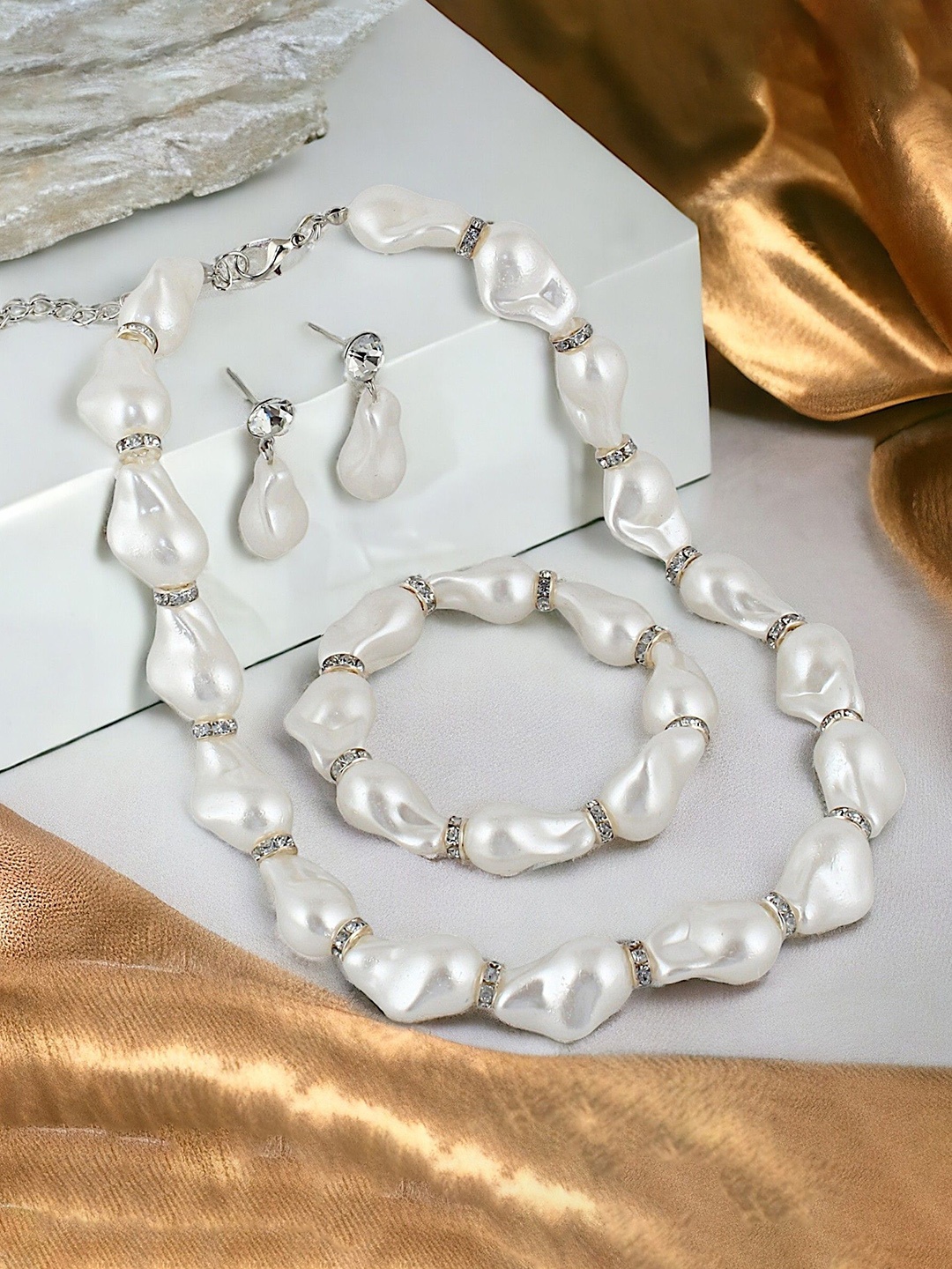 

LUCKY JEWELLERY Beaded Necklace And Earrings With Bracelet, White