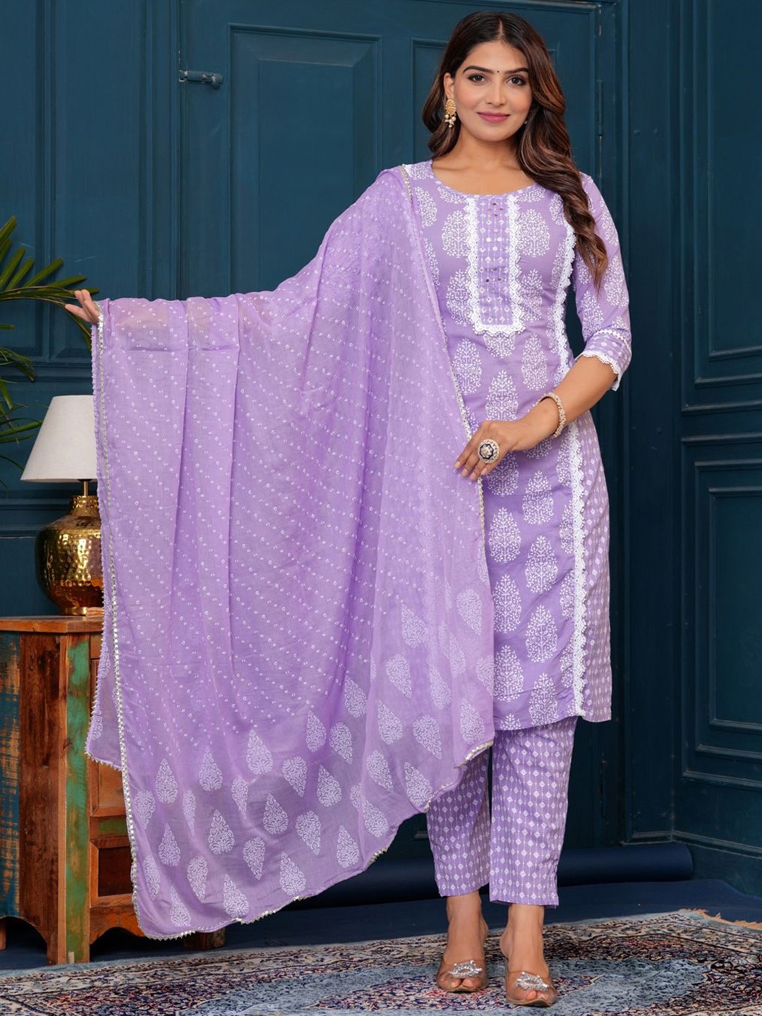 

UNISETS Floral Printed Round Neck Mirror Work Straight Kurta With Trousers & Dupatta, Purple