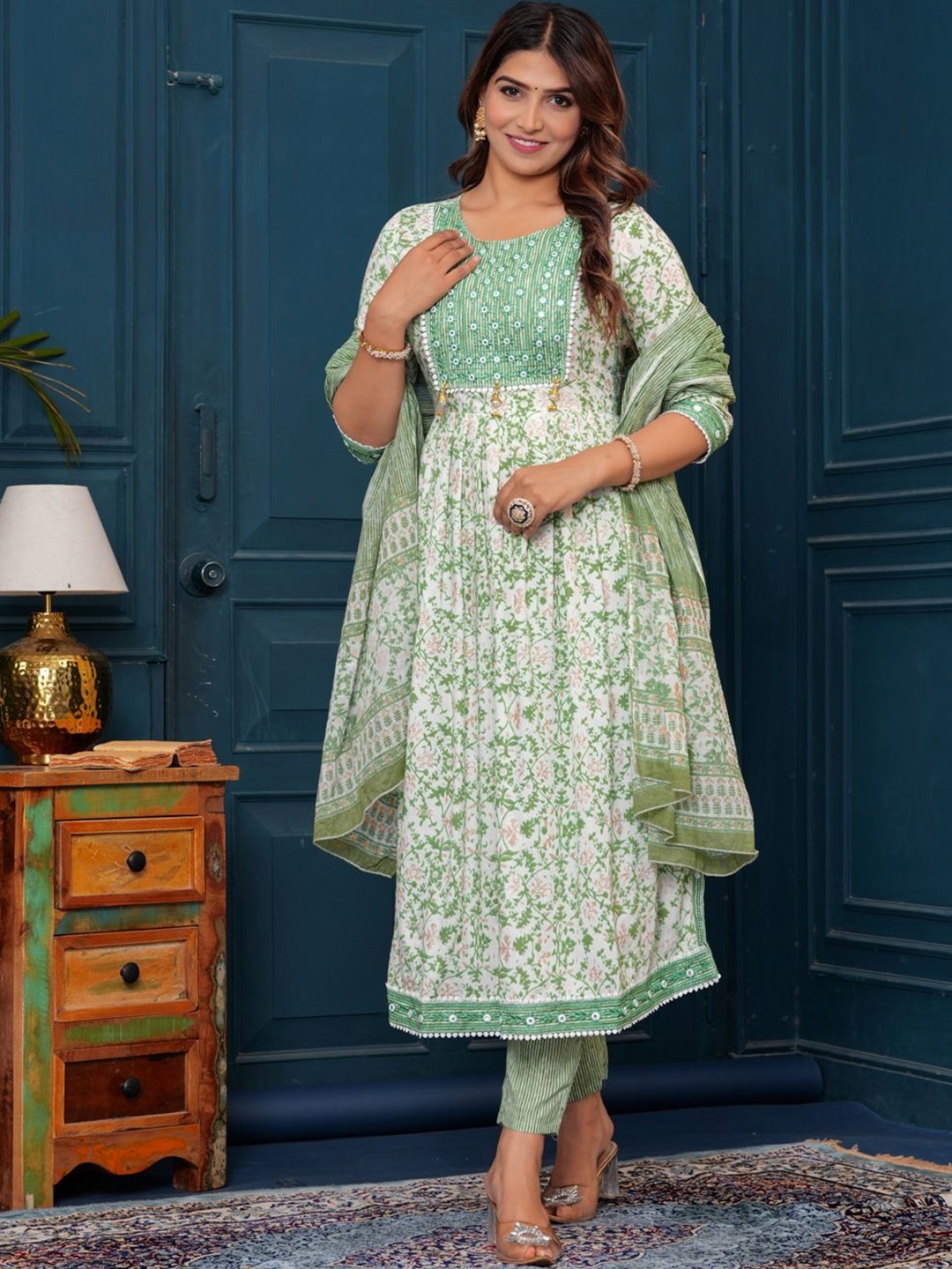 

UNISETS Floral Printed Thread Work A-Line Pleated Kurta With Trousers & Dupatta, Sea green