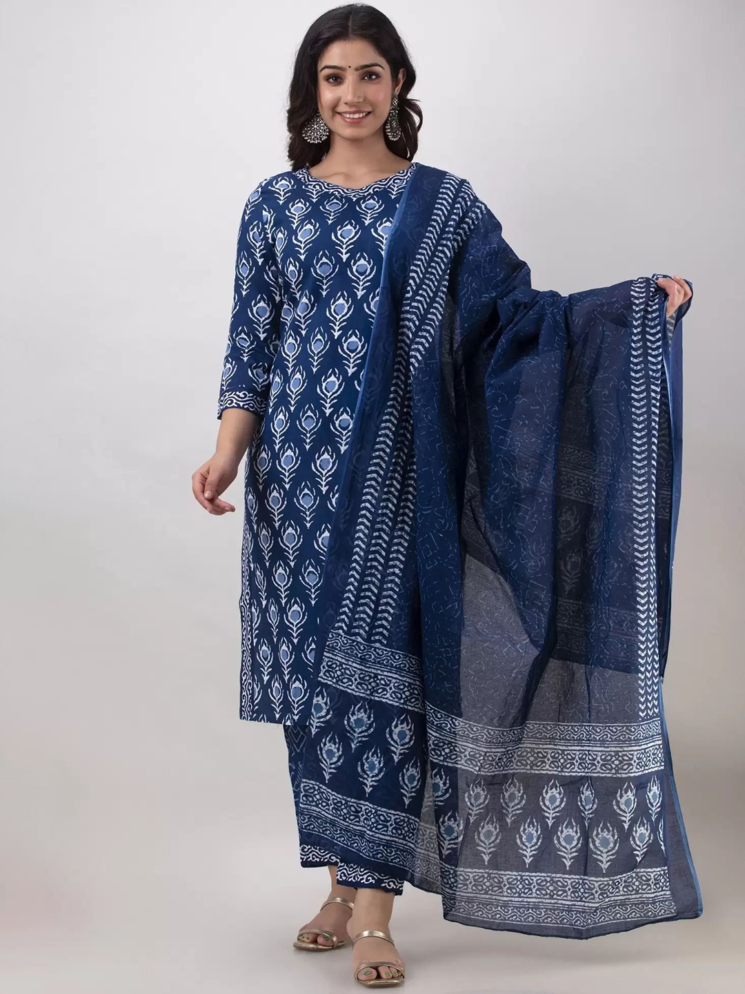 

7Threads Ethnic Motifs Printed Straight Kurta with Trousers & Dupatta, Blue