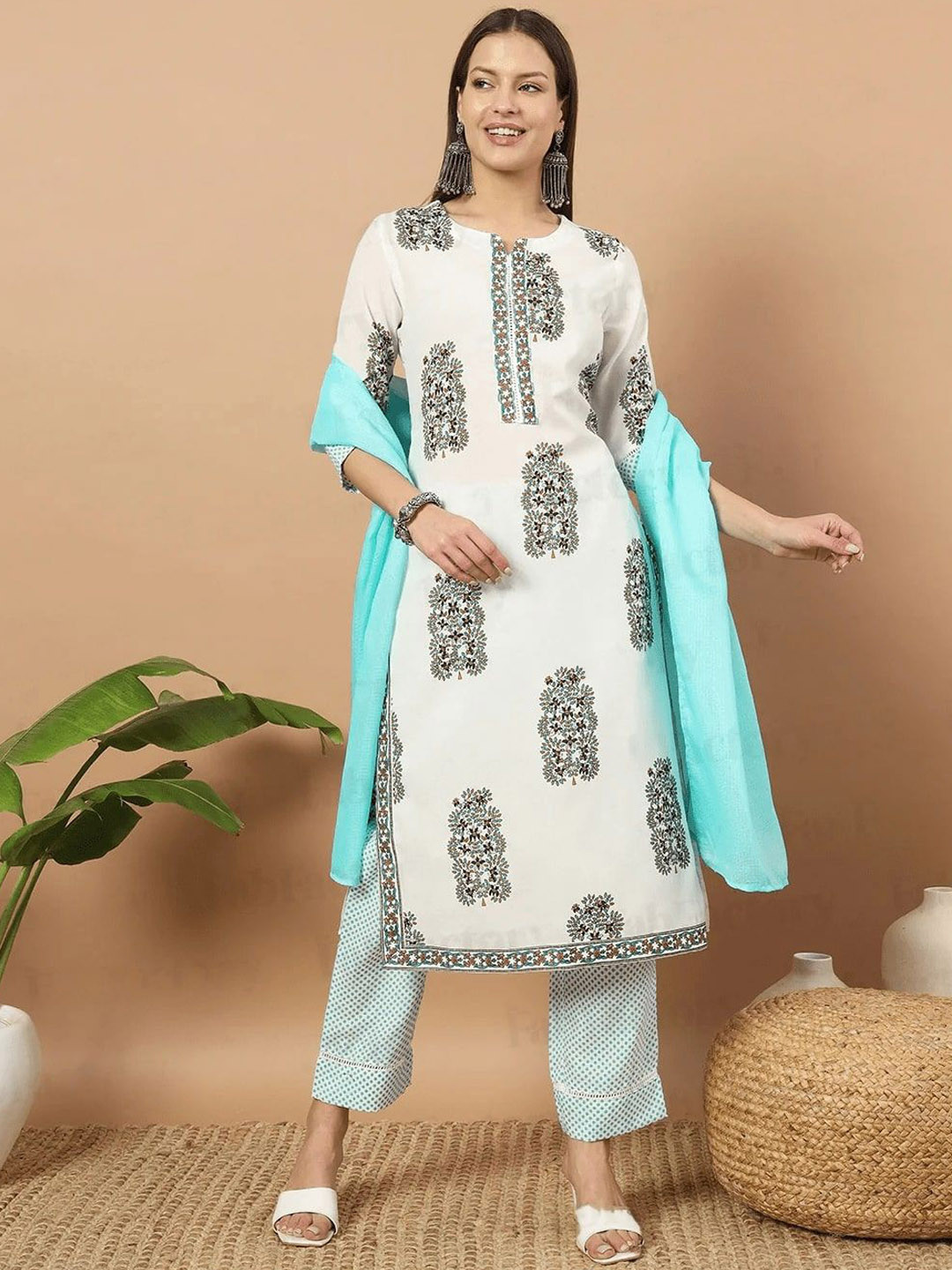 

7Threads Ethnic Motifs Printed Notched Round Neck Regular Kurta with Trousers & Dupatta, White
