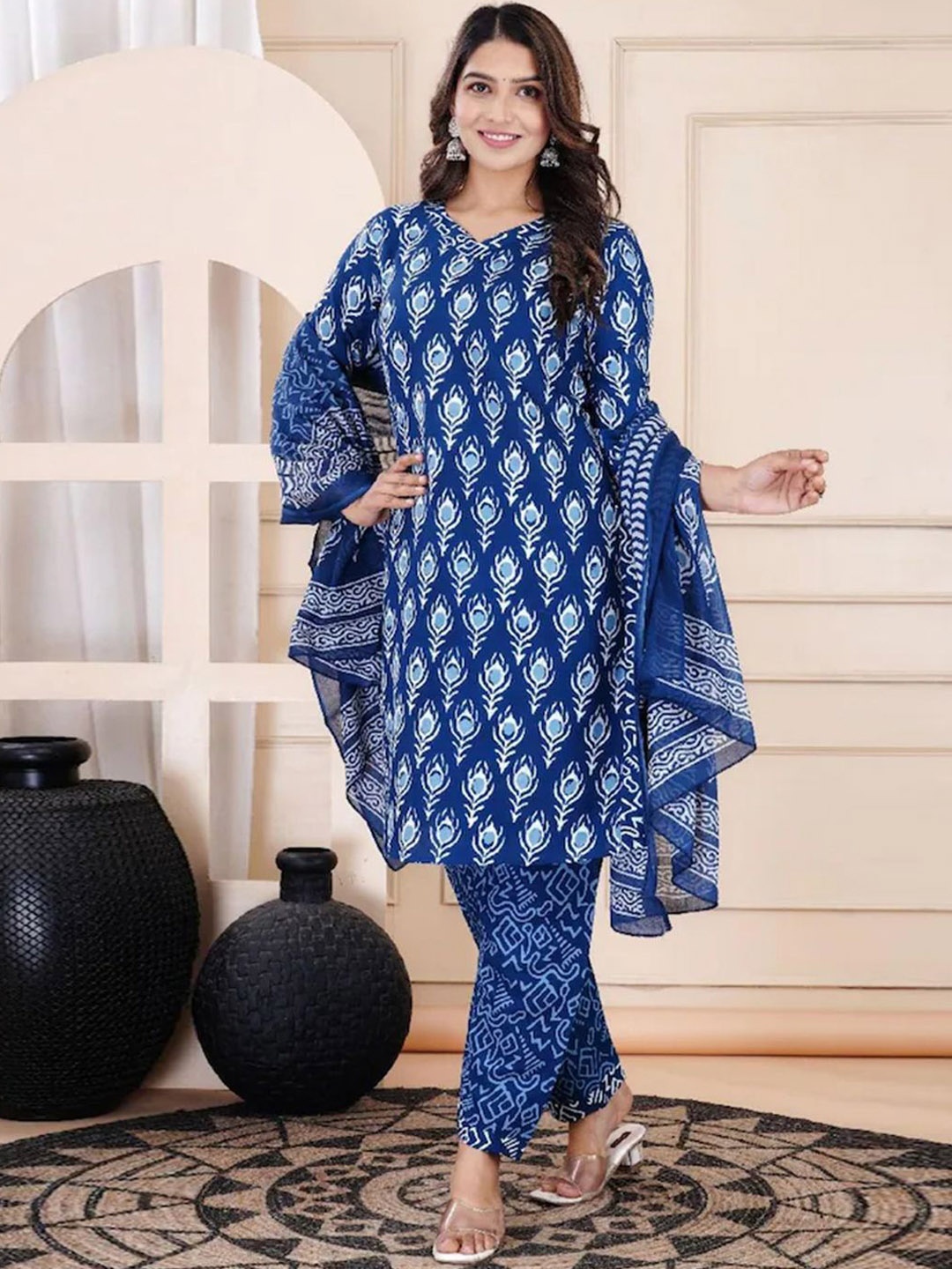 

7Threads Ethnic Motifs Printed Regular Kurta with Trousers & Dupatta, Blue