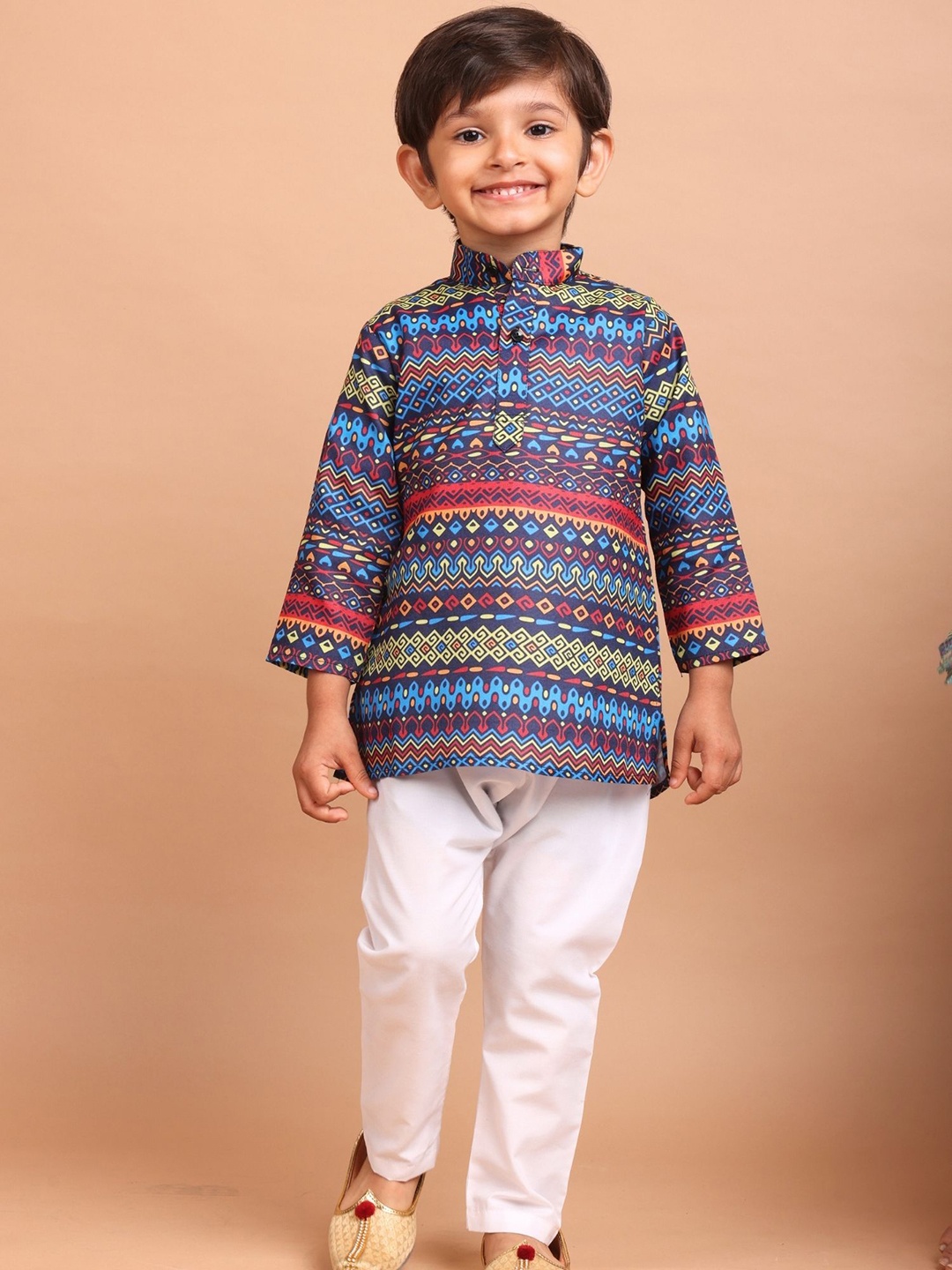 

SHIWAM ETHNIX Boys Geometric Printed Regular Kurta with Pyjamas, Blue