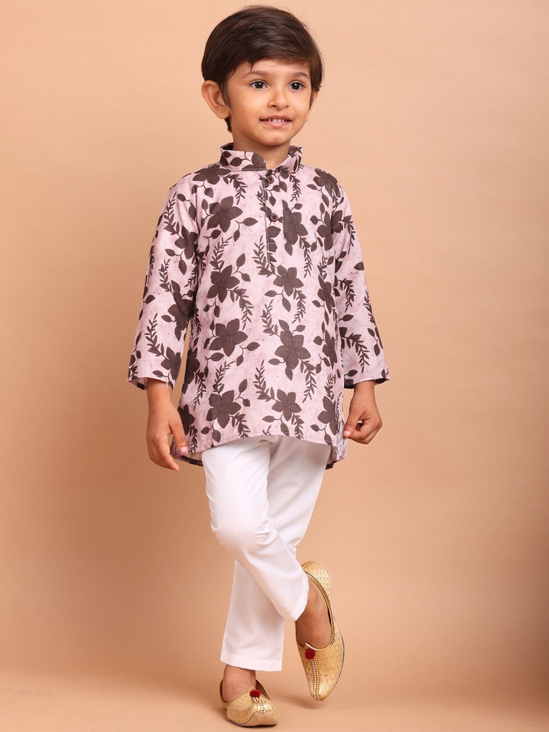 

SHIWAM ETHNIX Boys Floral Printed Regular Kurta with Pyjamas, Peach