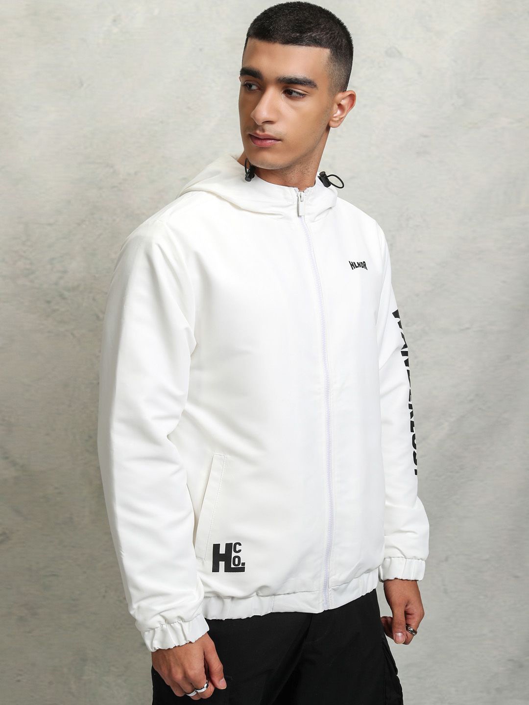 HIGHLANDER Men Colourblocked Crop Sporty Jacket with Patchwork, White