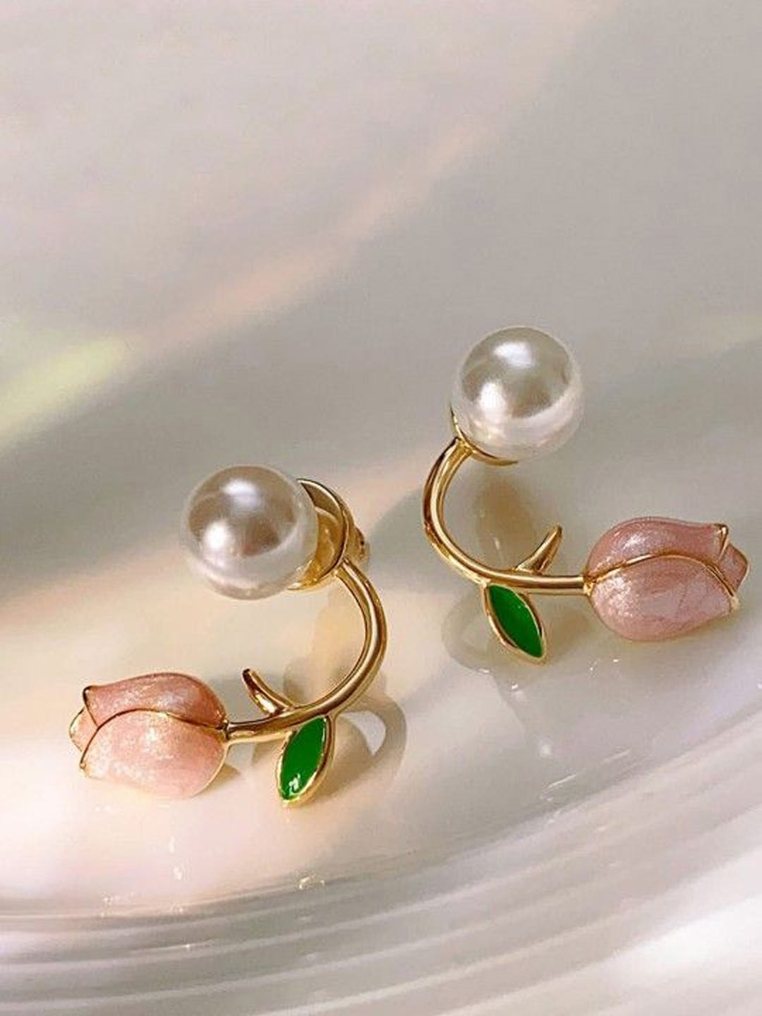 

Softwrap Gold-Plated Pearl Beaded Leaf Shaped Studs